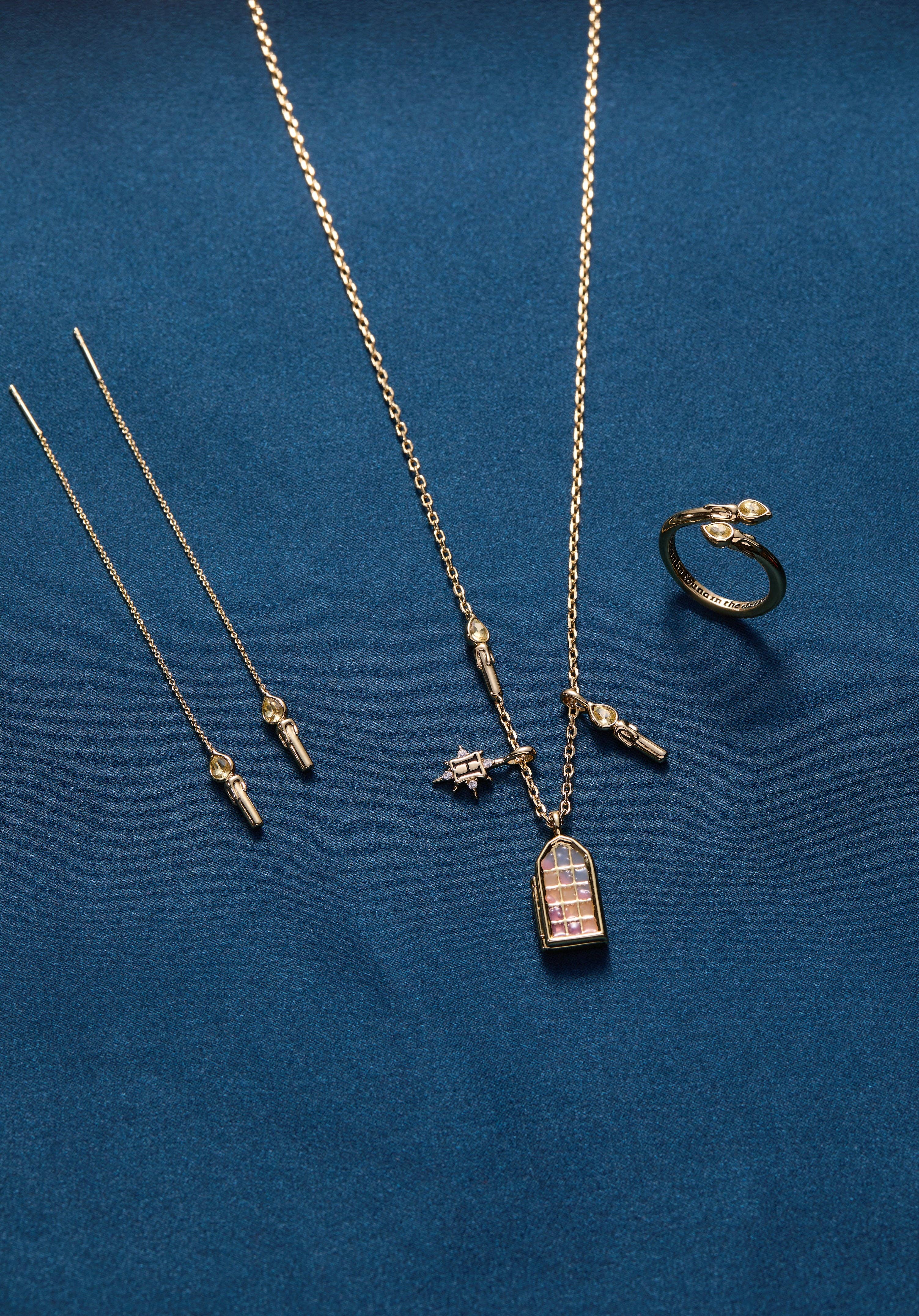 Harry Potter™ Hogwarts Great Hall Cluster Charm Necklace